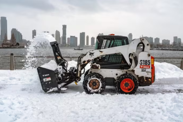 Cancelados cientos de vuelos en Nueva York por una tormenta de nieve