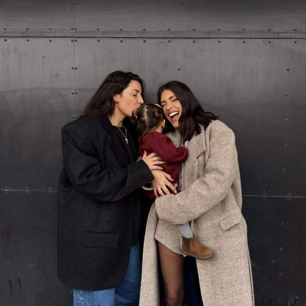 Dulceida i Alba Paúl felicitant el Nadal amb la seva filla Aria / Instagram