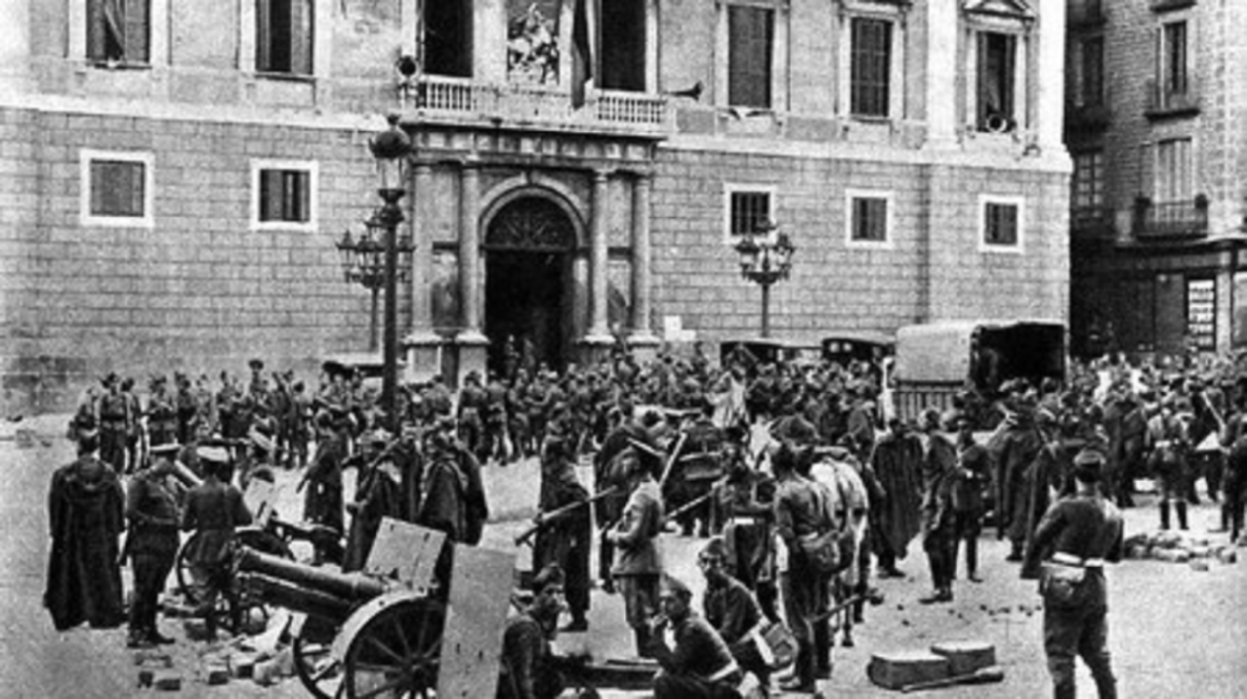 El gobierno de la República ordena actuar militarmente contra la Generalitat