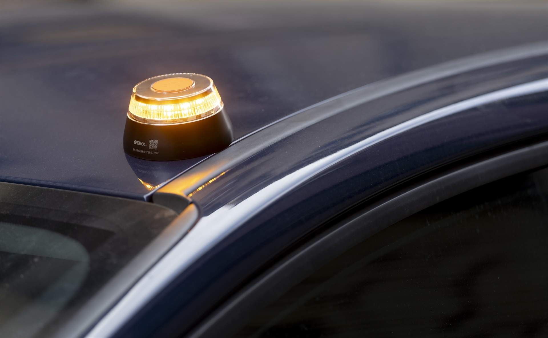 Multado por llevar la Baliza V-16 pero no tener gafas de repuesto dentro del coche