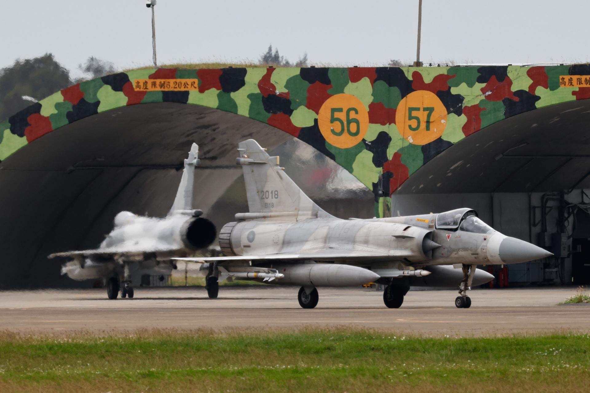 Alta tensión en aguas de Taiwán por los 'juegos de guerra' de China con fuego real. ¿Qué está pasando?