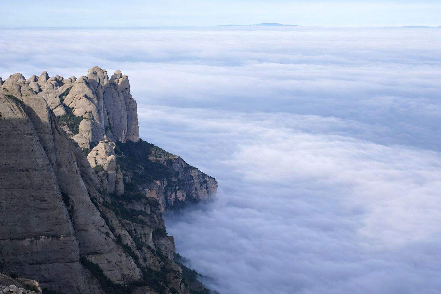 Fin de año invernal: Llegan días de frío y calma, a la espera de posibles regalos blancos para Reyes