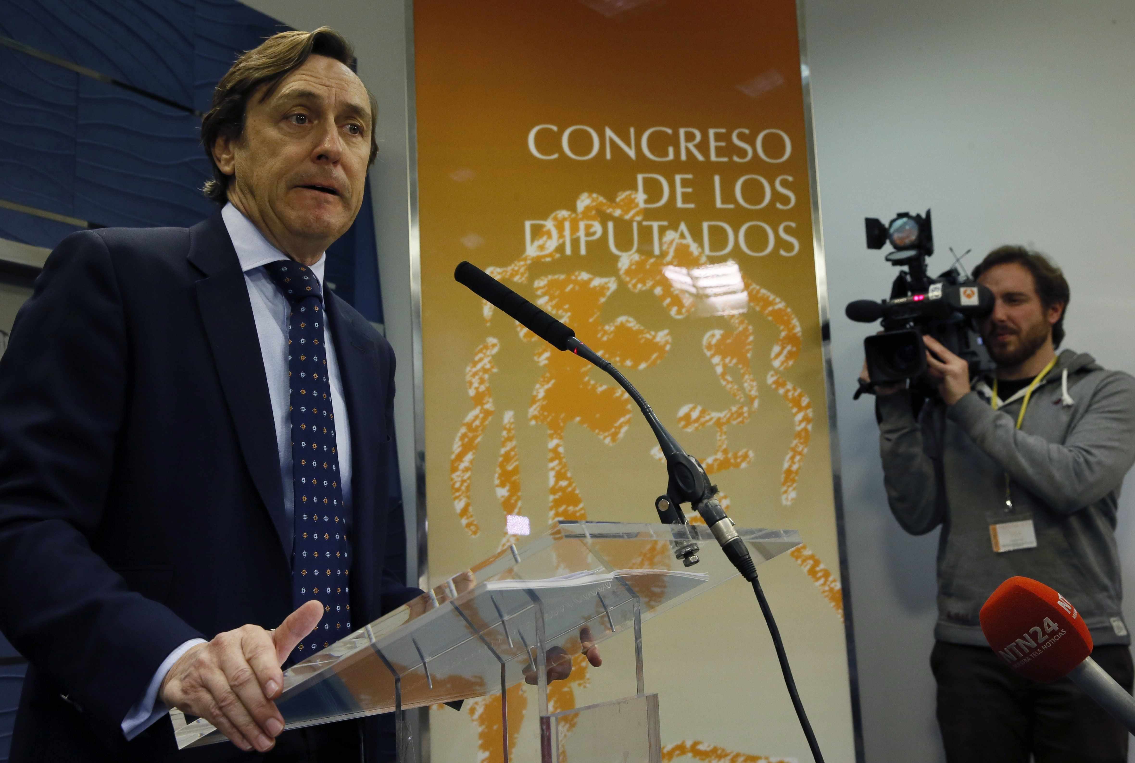 El PP acusa a Sánchez de bloquear España para salvar el pellejo