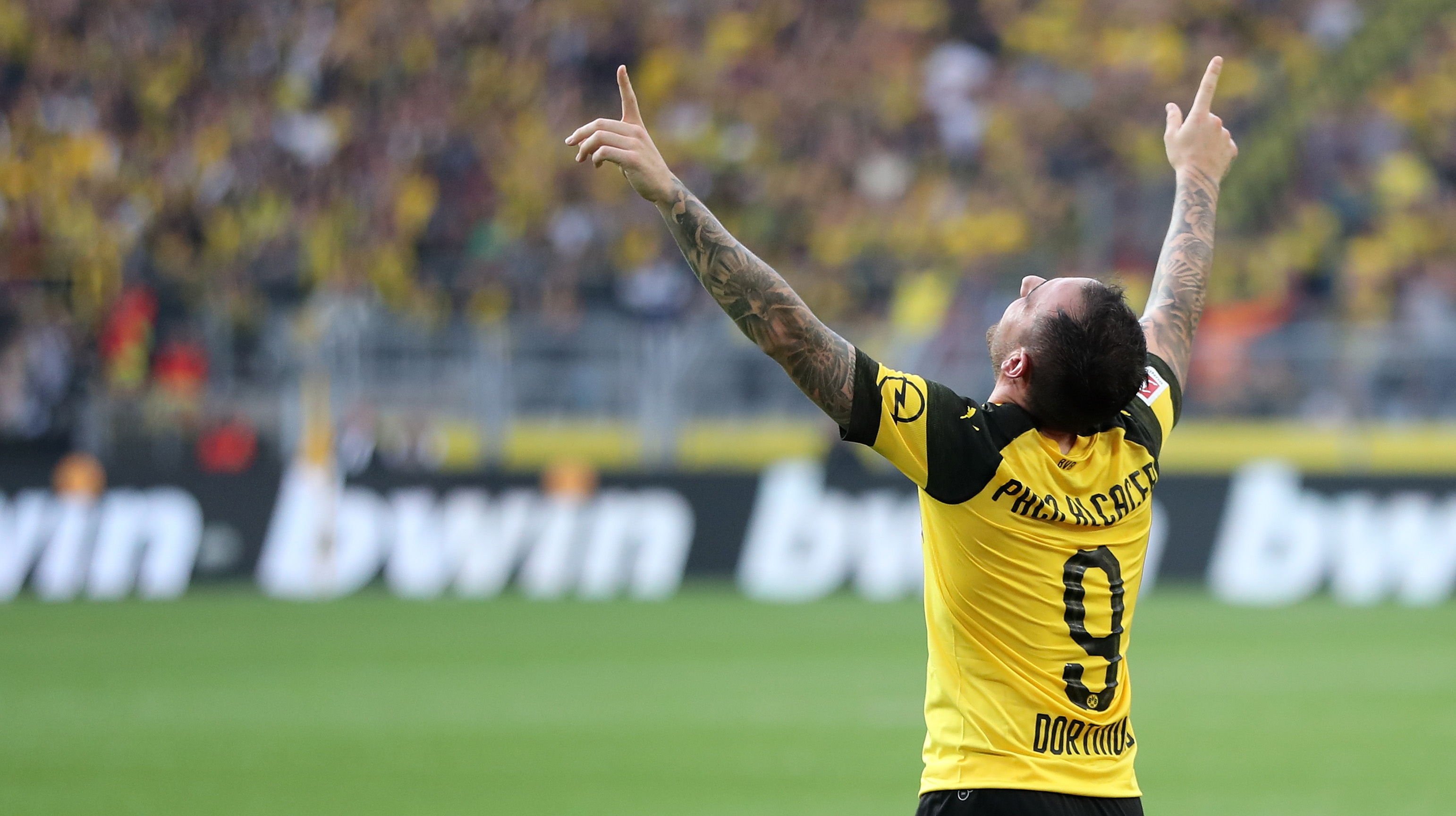 El Borussia Dortmund oficialitza el fitxatge d'Alcácer