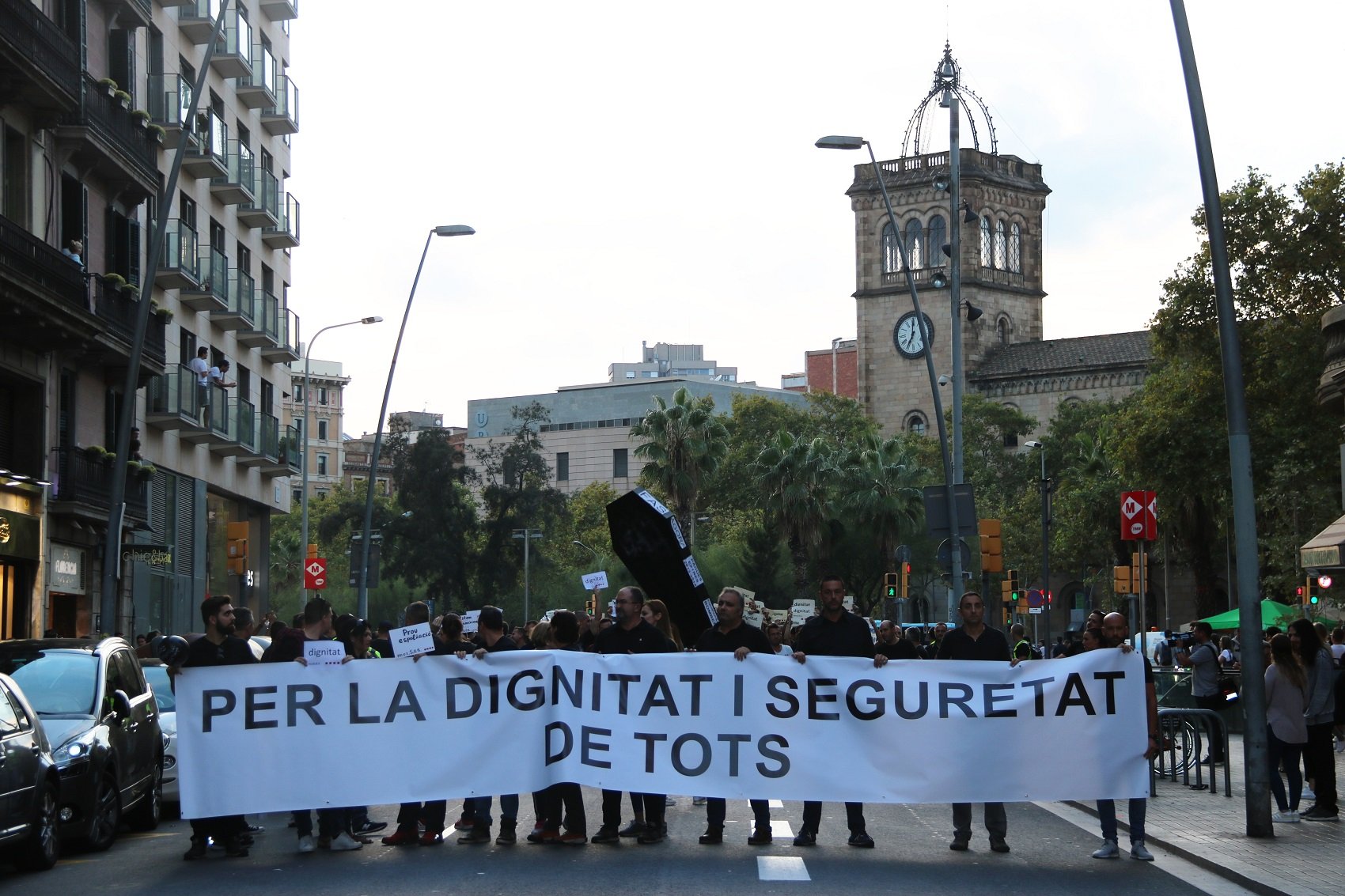 4.500 mossos se manifiestan criticando los dispositivos policiales