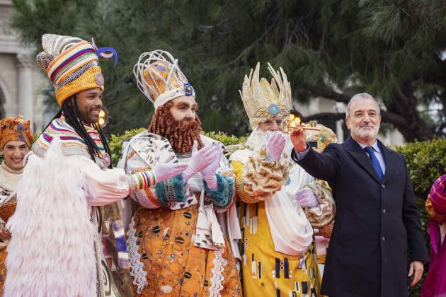 Los Reyes de Oriente reciben la llave mágica del alcalde, Jaume Collboni / Carlos Baglietto