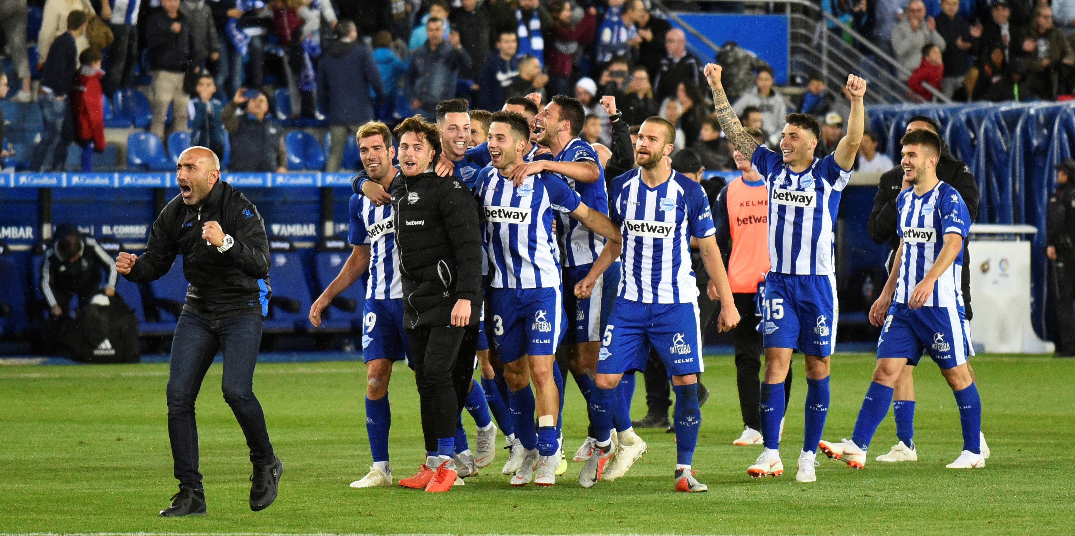 El Alavés se aprovecha de un Madrid abatido (1-0)