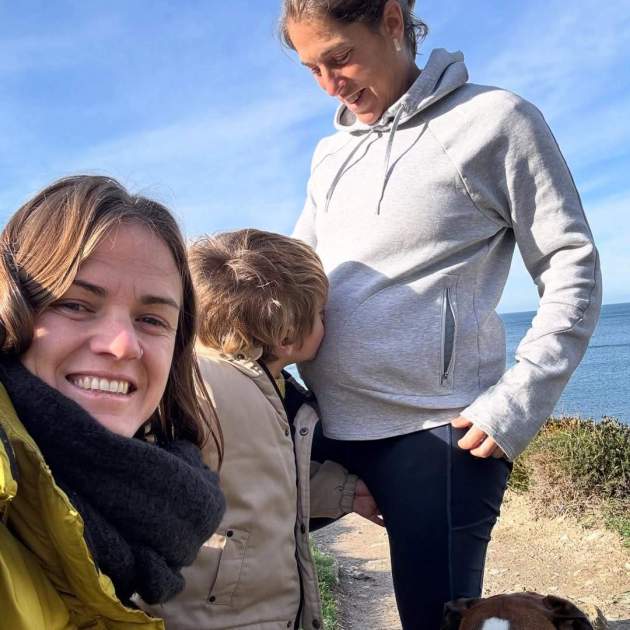 Irene Paredes amb Lucía i el seu fill Mateo, anunciant el segon embaràs / Instagram