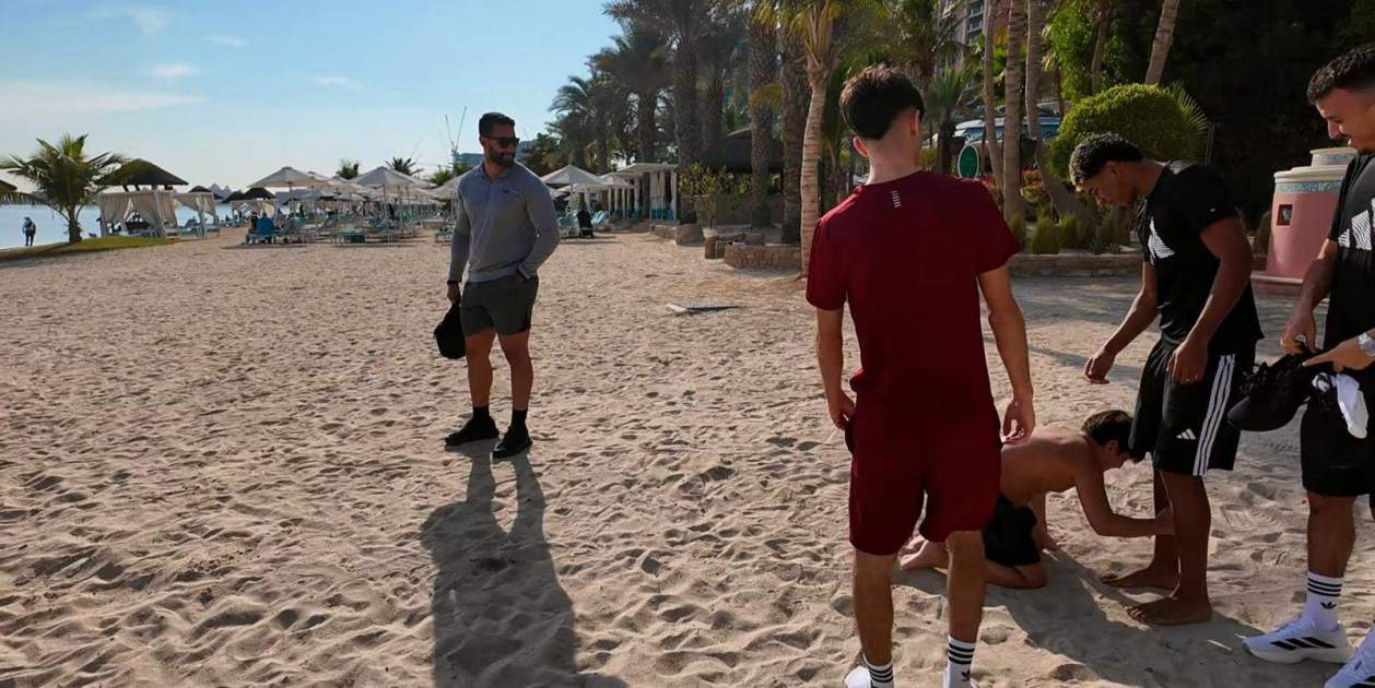 Lamine Yamal es troba amb un fan a Dubai   YouTube