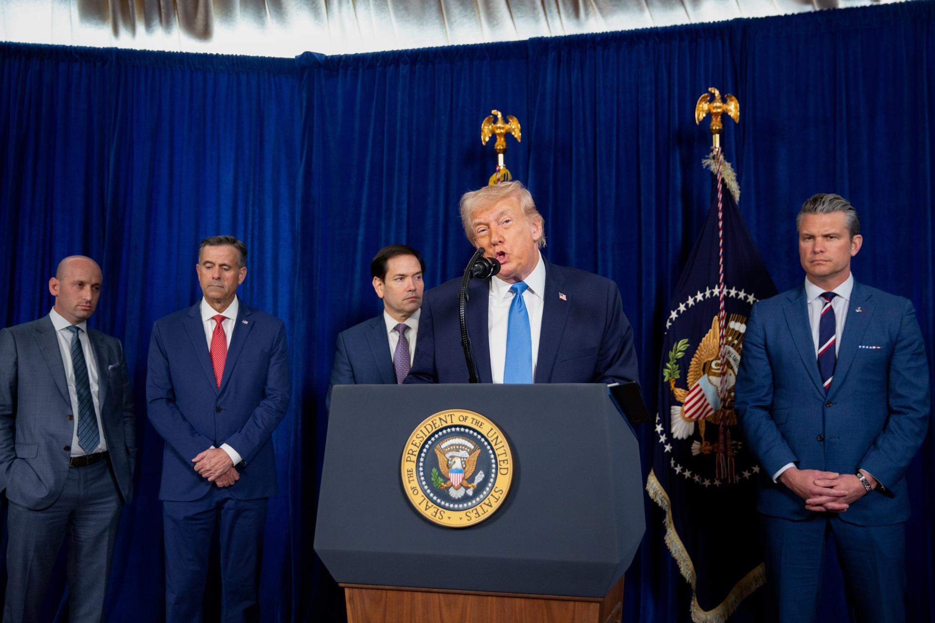 Trump anuncia que Venezuela enviará hasta 50 millones de barriles de petróleo a EE.UU.