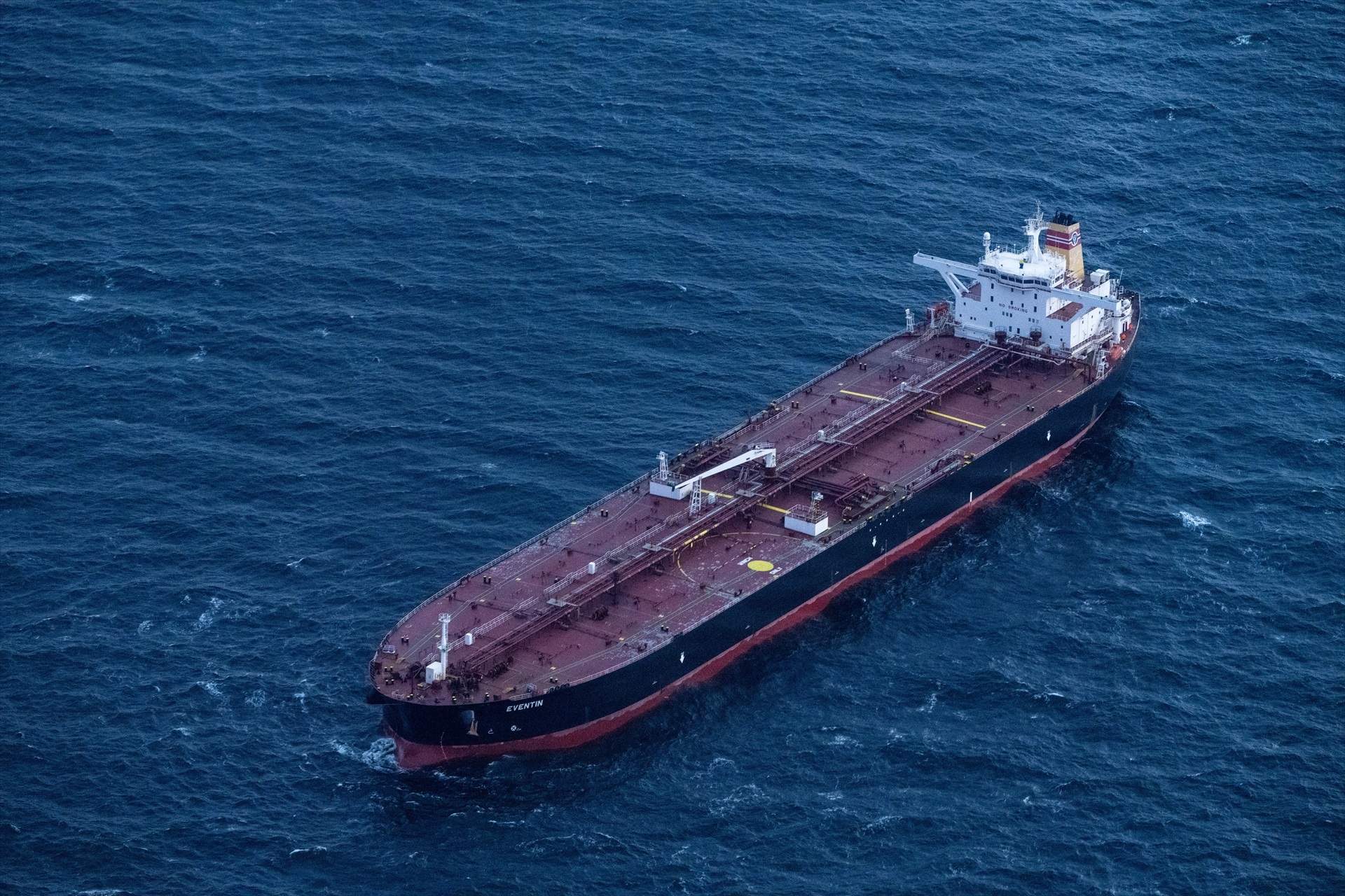 Què és la flota fantasma russa? La xarxa amb què Putin burla les sancions i contamina els mars del món