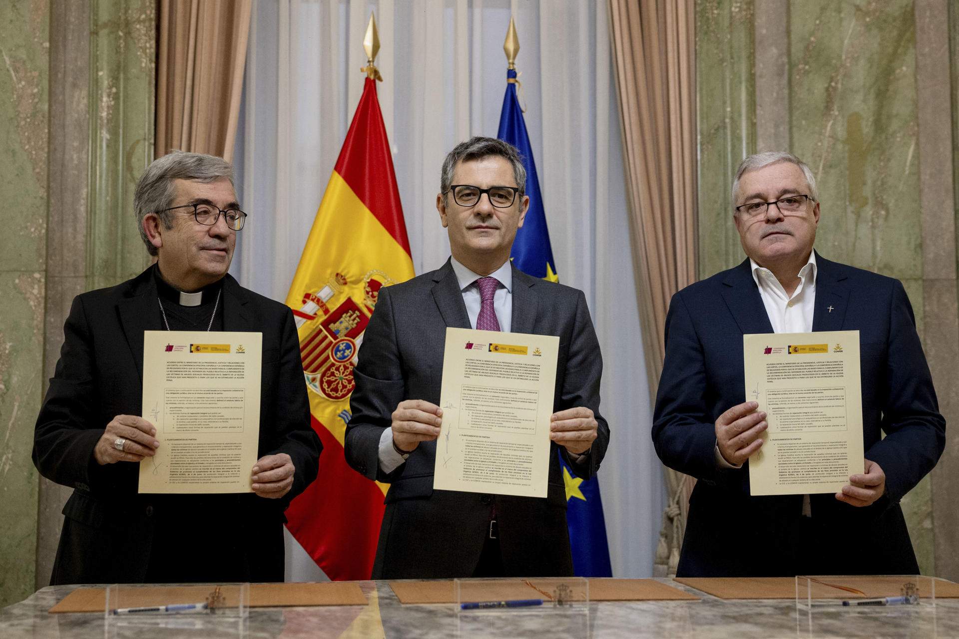 El govern espanyol i l'Església tanquen un acord per reparar les víctimes d'abusos sexuals