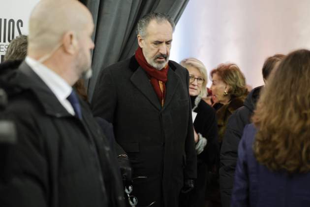 DL u597741 003 DL u597741 003