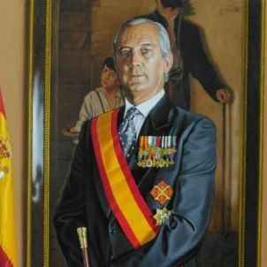 El director de la Guàrdia Civil es retrata com si fos un militar del segle XIX