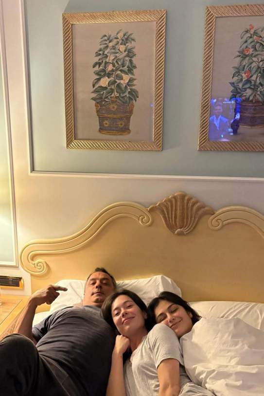 Castillo amb els seus pares / Instagram Castillo amb els seus pares / Instagram