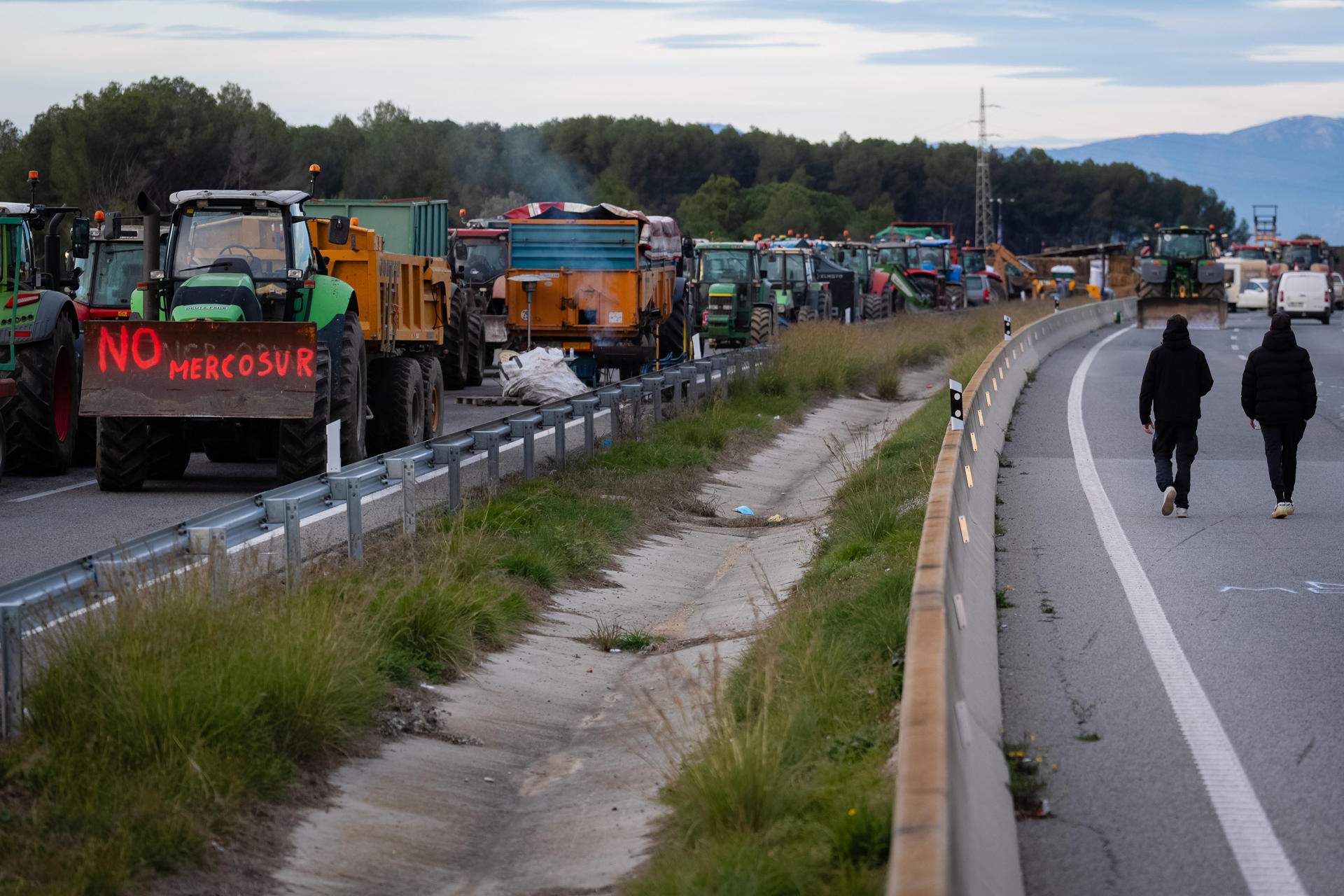 Els pagesos se senten "venuts" pel Govern després de l’acord amb Mercosur i mantenen els bloquejos