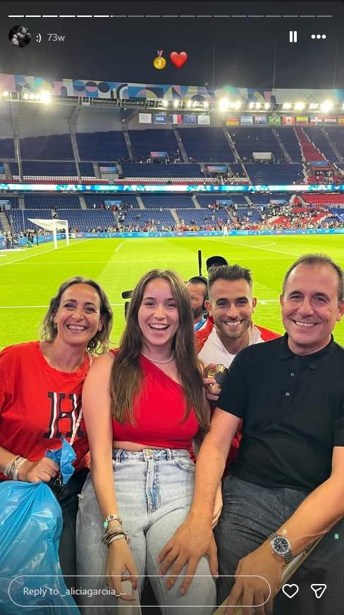 Eric Garcia con sus padres y su hermana Alícia / Instagram 