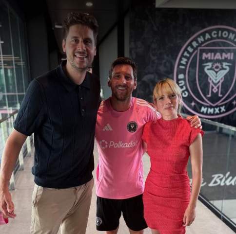El Roger Escapa i la Diana Gómez amb el seu ídol, Leo Messi, a Miami IG