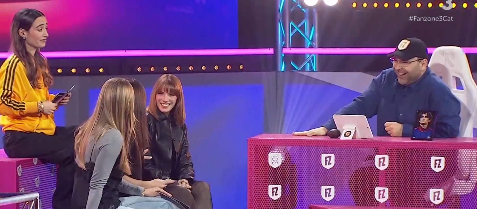 La Diana Gómez, amb el Gerard Romero i les Can Putades a 'Fanzone' 3Cat