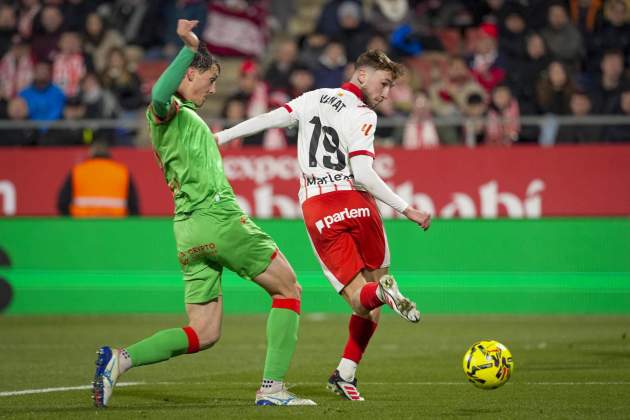Cop de taló de Vanat per marcar amb el Girona / Foto: EFE Cop de taló de Vanat per marcar amb el Girona / Foto: EFE