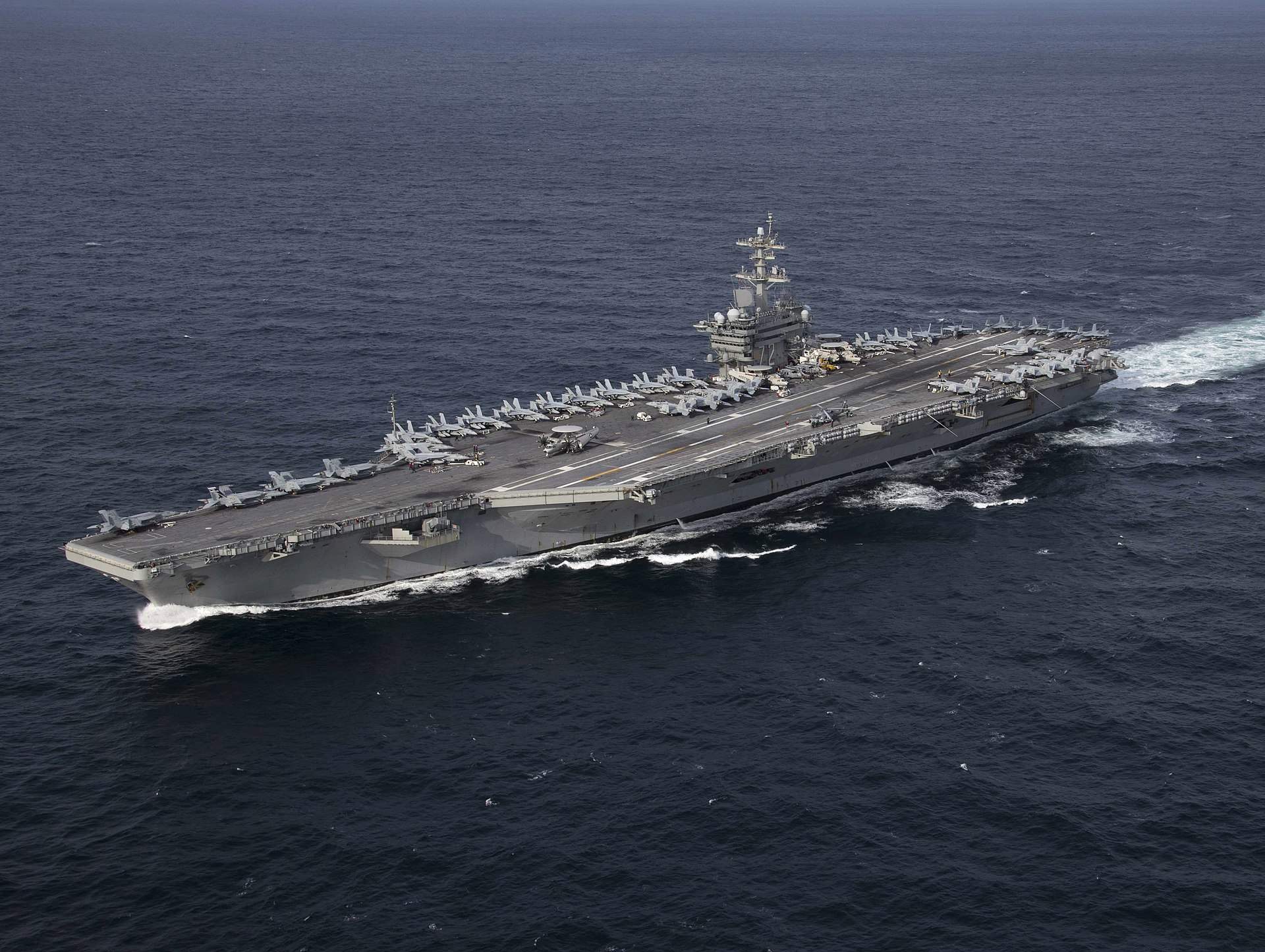 L'Iran llança quatre míssils contra l’USS Abraham Lincoln i els EUA neguen qualsevol impacte