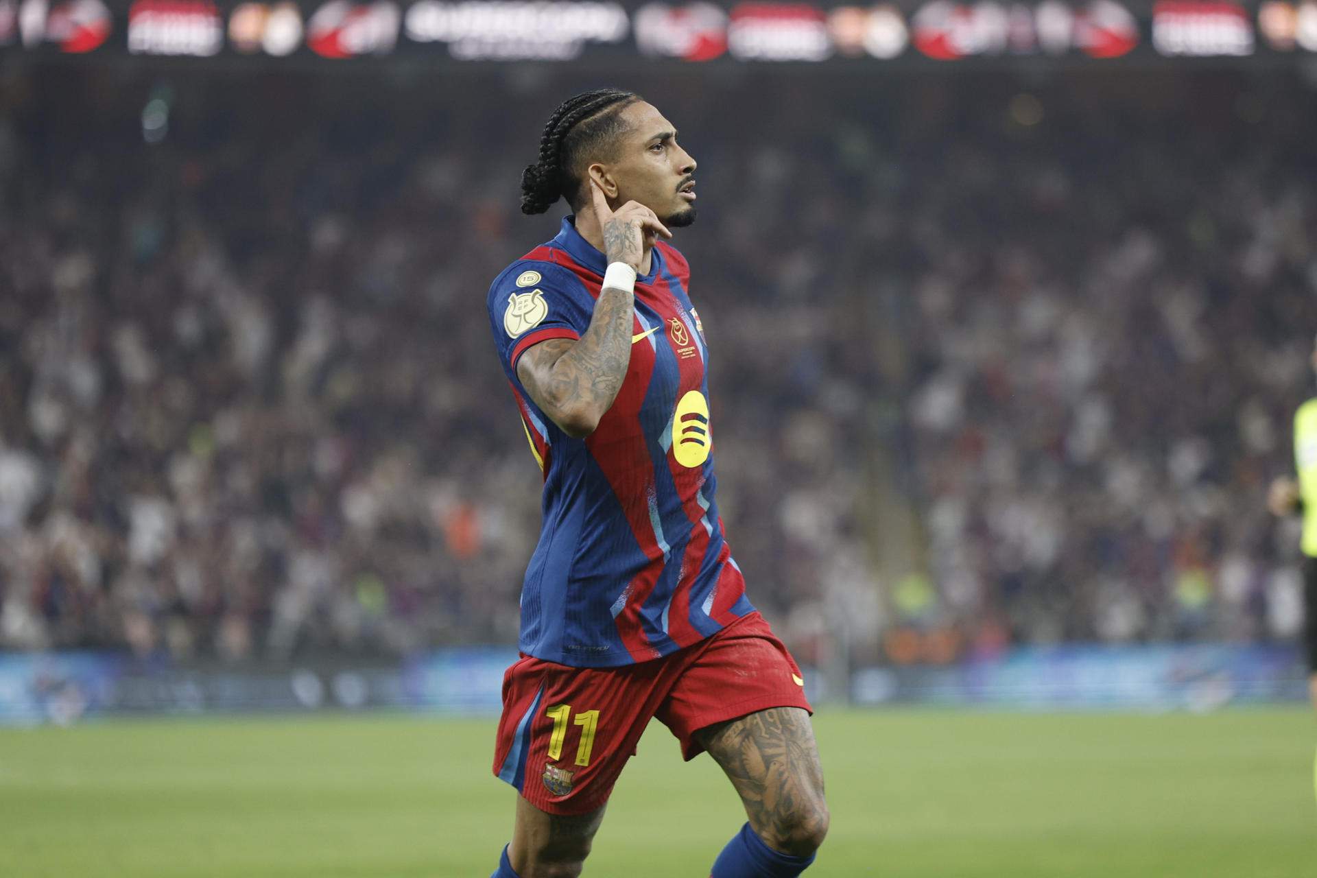 Raphinha, el mejor del Barça, dos reuniones en Inglaterra con 95+22 millones