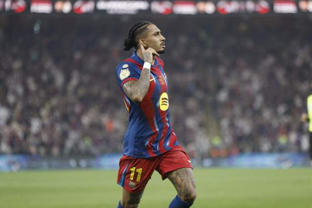 Raphinha celebra un gol con el Barça en la final de la Supercopa de España / Foto: EFE