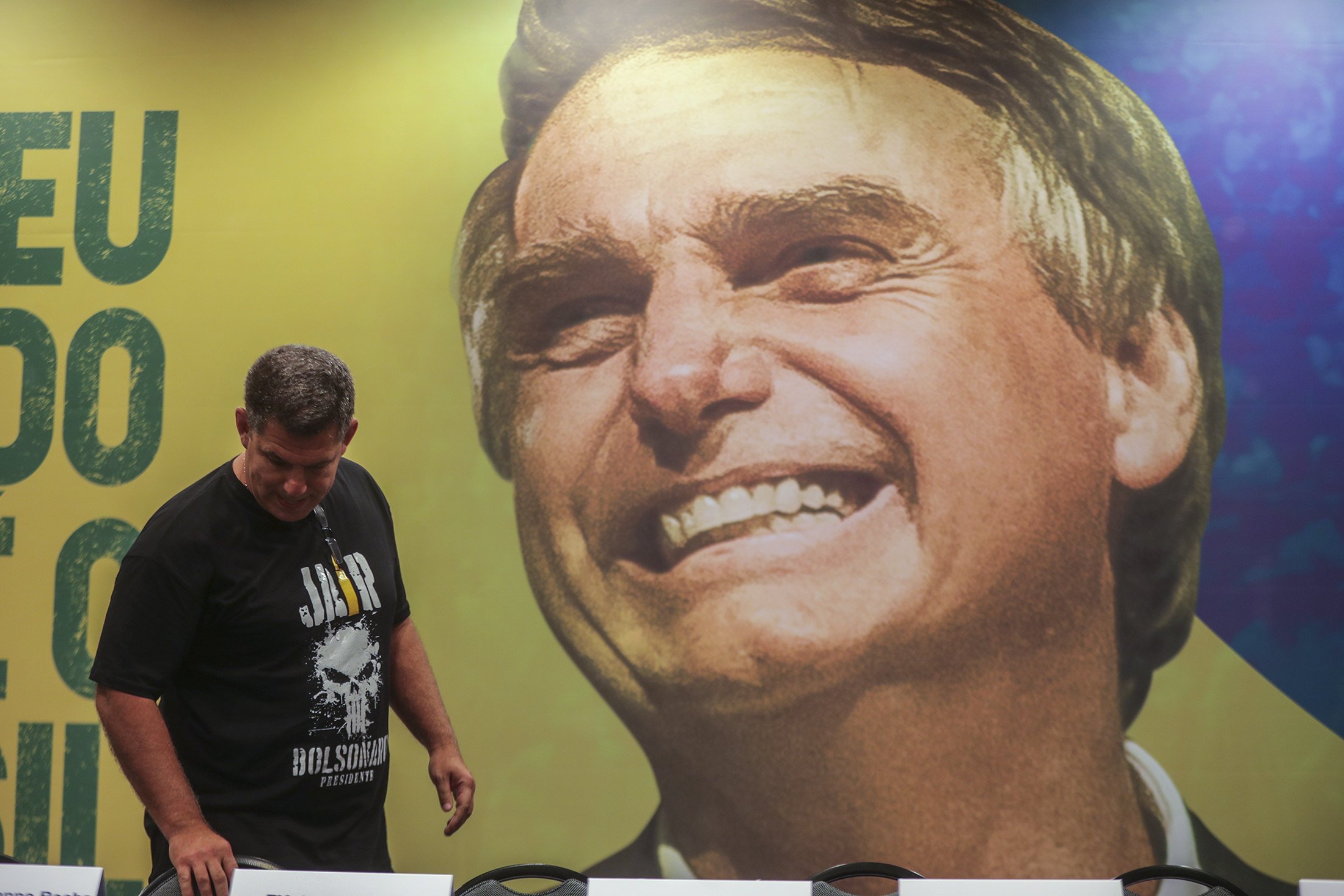 El ultra brasileño Bolsonaro gana la primera vuelta de las presidenciales