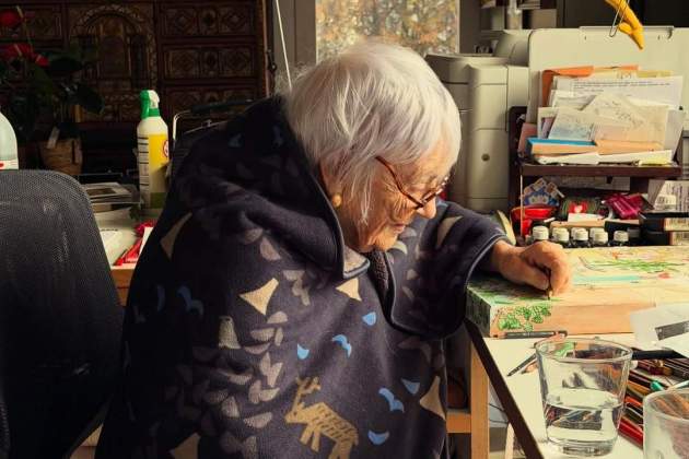 El artista dibujando con el brazo izquierdo / Instagram El artista dibujando con el brazo izquierdo / Instagram