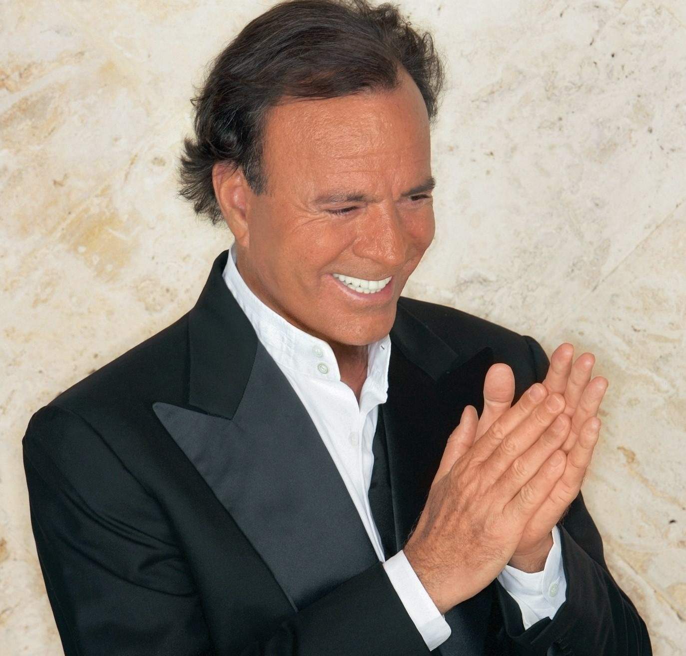 ¿Crees que las denuncias de exempleadas contra Julio Iglesias son creíbles?