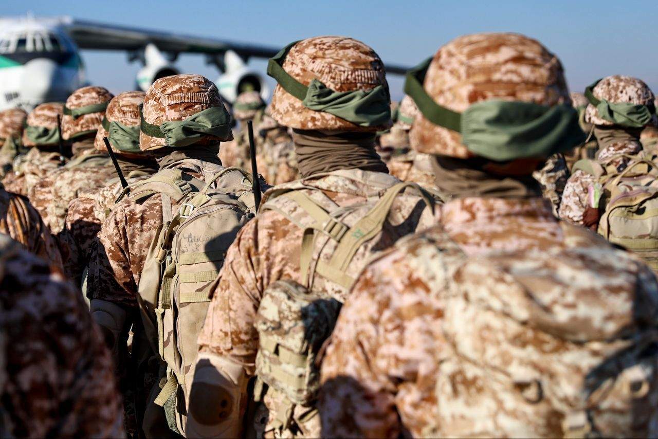 L'Iran es prepara per a un atac imminent dels EUA: Trump ordena desallotjar les bases militars a l'Orient