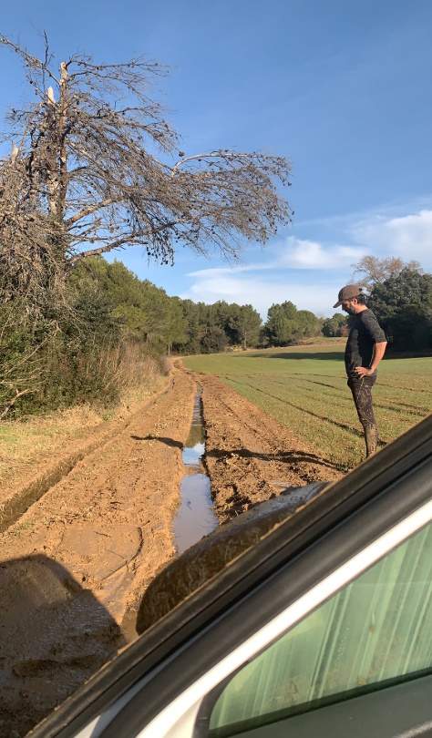 El mal trago de Jordi Eroles en un coche de TV3 X El mal trago de Jordi Eroles en un coche de TV3 X