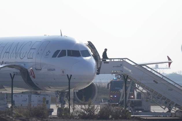 EuropaPress 7221137 avion turkish airlines detectado amenaza bomba aeropuerto josep tarradellas EuropaPress 7221137 avion turkish airlines detectado amenaza bomba aeropuerto josep tarradellas