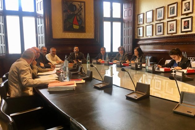 ELNACIONAL Reunio Mesa Parlament Carlota Camps ELNACIONAL Reunio Mesa Parlament Carlota Camps
