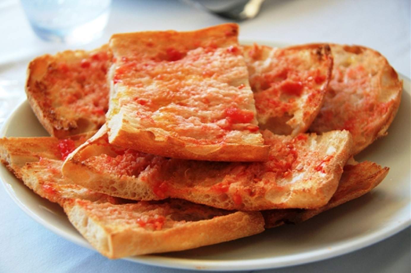 ¿Desde cuándo untamos el pan con tomate?