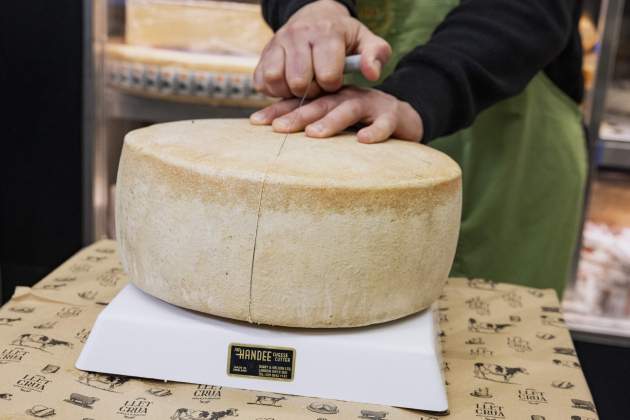 Llet Crua Què les la lisozima d'ou i perquè es troba en alguns formatges i el clorur càlcic? / Foto: Carlos Baglietto