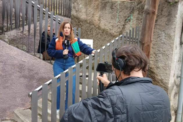 La periodista gravant Tot es mou / Instagram