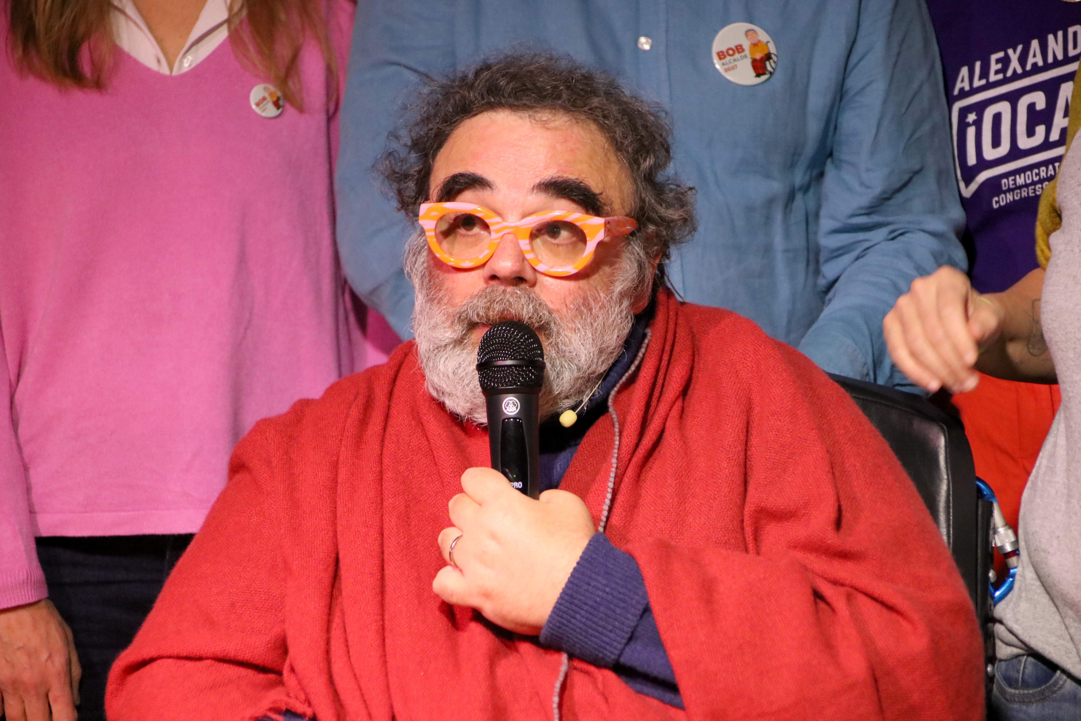 Bob Pop promet una "burrada de milions" per a habitatge i transport públic si és alcalde de Barcelona