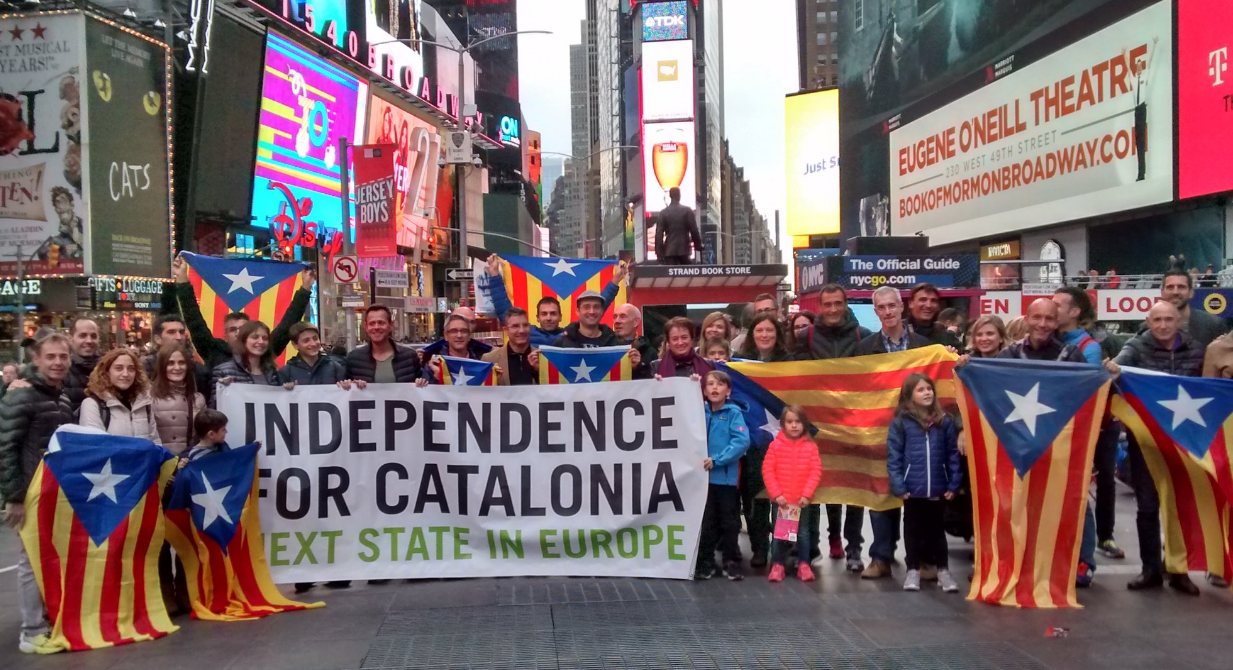 Reivindicación independentista en Times Square con motivo de la maratón