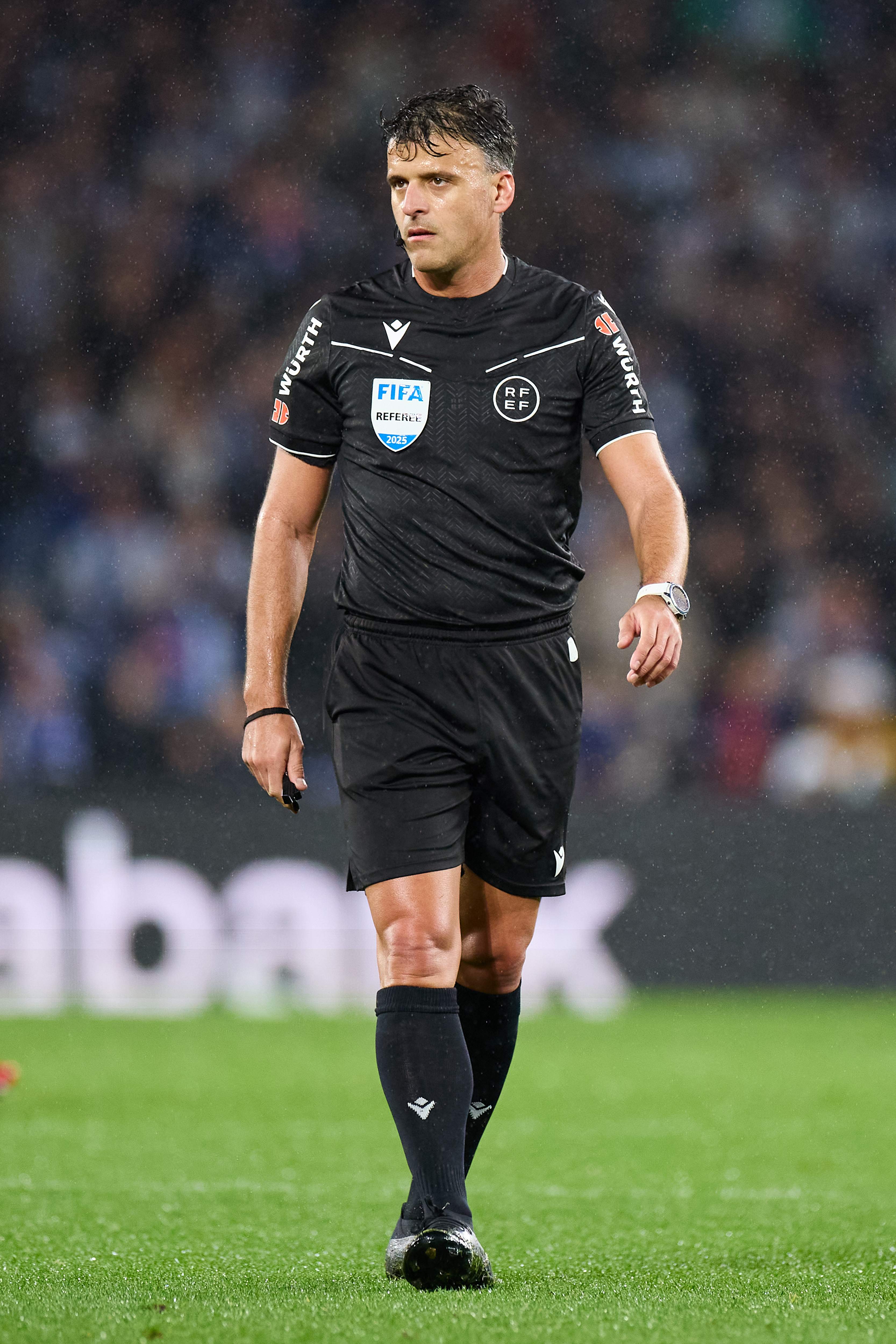 Gil Manzano y Del Cerro Grande, sospechosos habituales en una nueva noche polémica del Barça en Anoeta