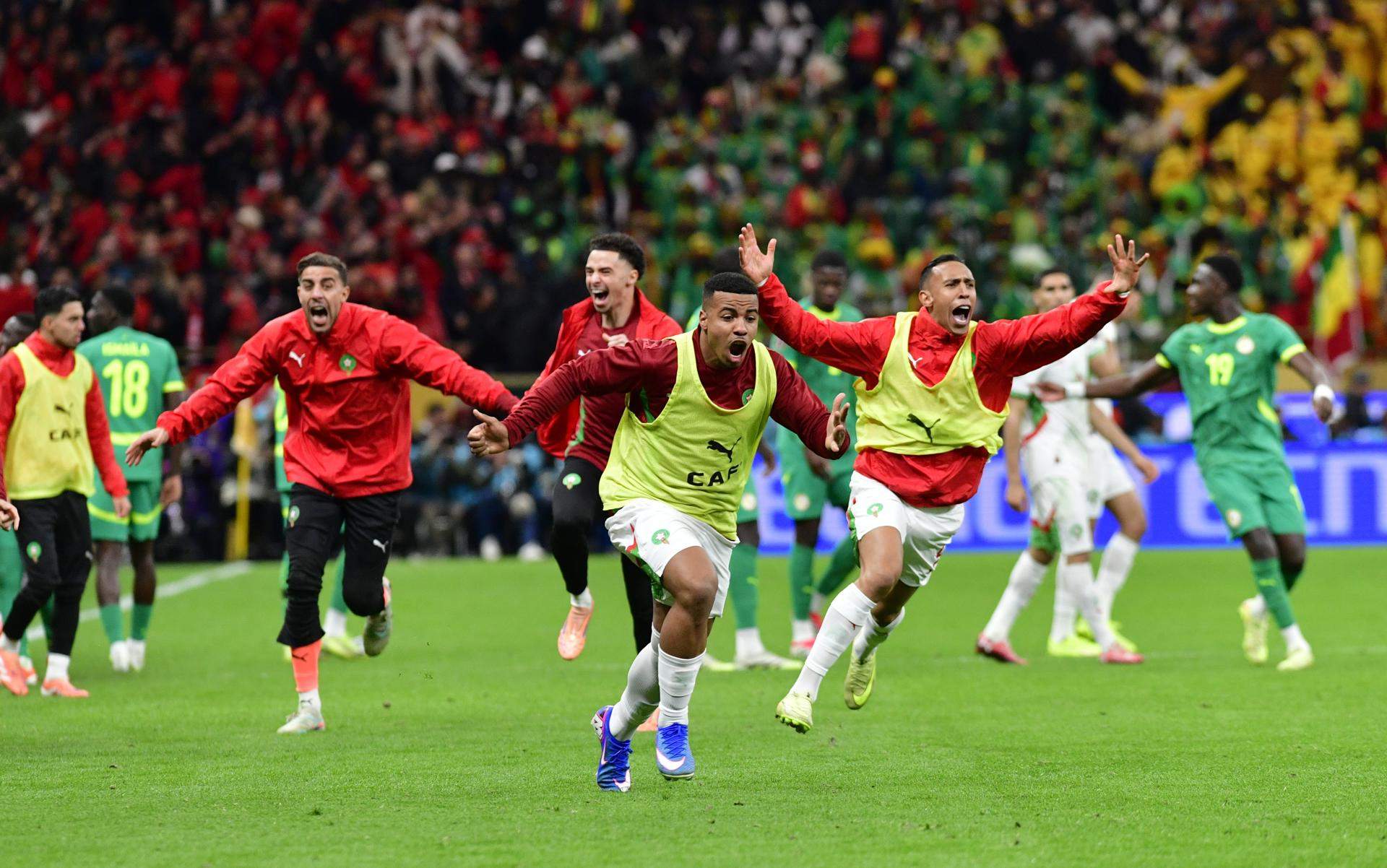 Senegal gana a Marruecos (1-0) la final de la Copa África más surrealista de la historia