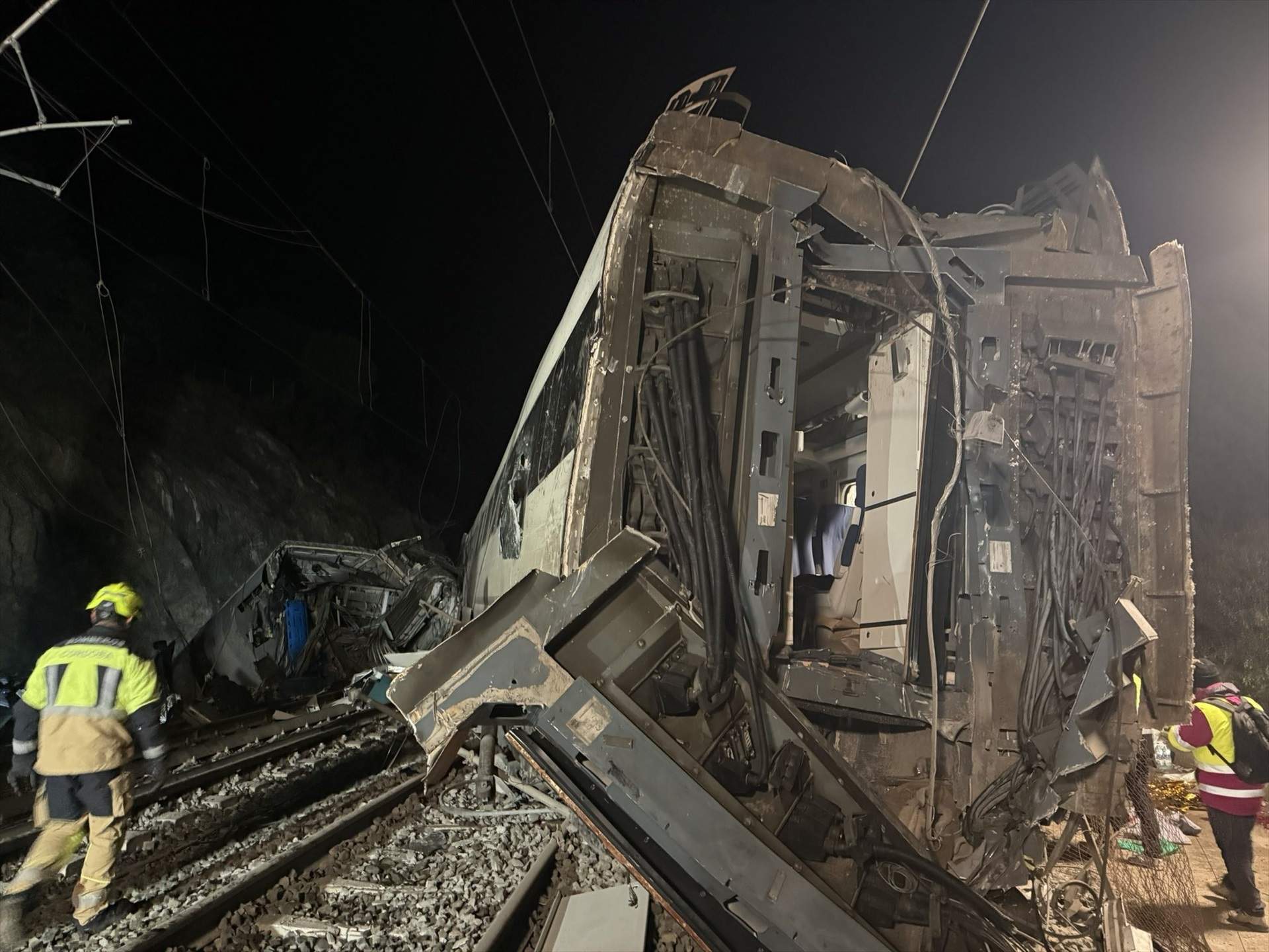 Se elevan a 39 los muertos en el accidente de tren de Adamuz