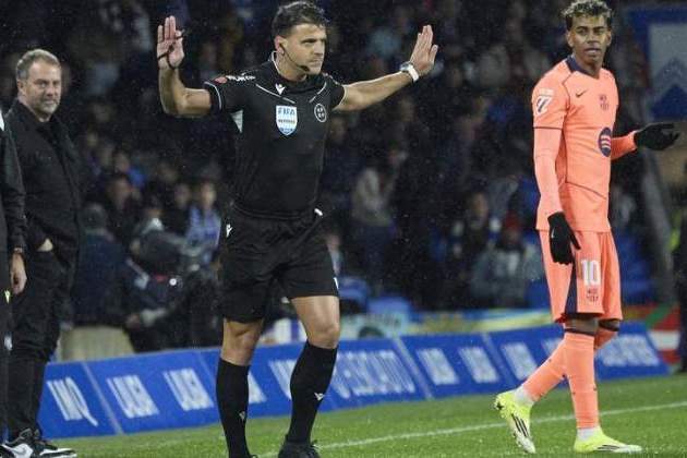 Gil Manzano al Reial Societat   Barça