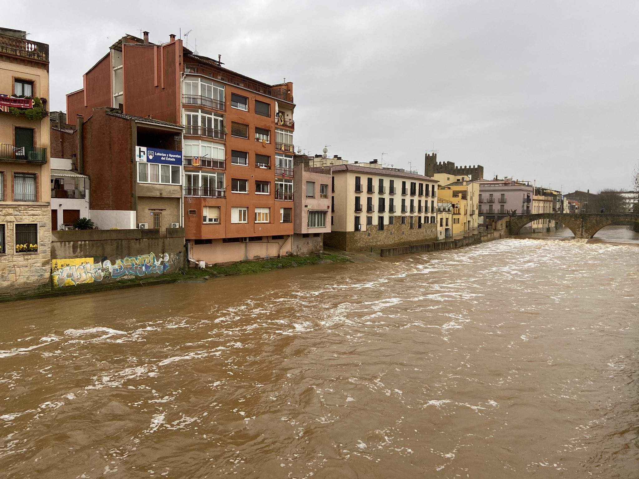 Alerta por la crecida de ríos: el Onyar se complica en Girona y por el Daró ya baja más agua que con el Glòria