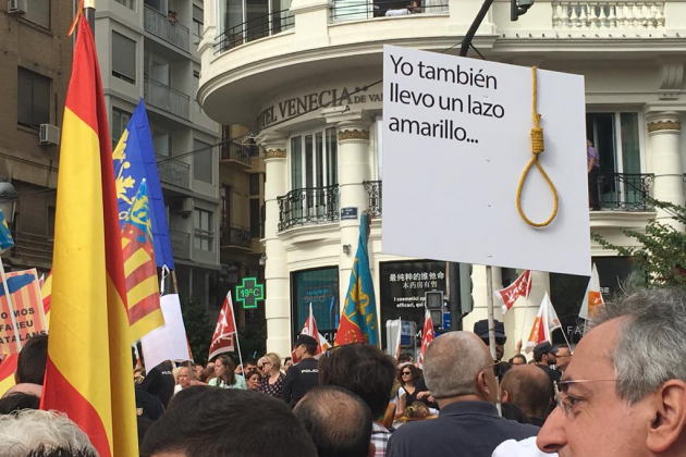 pancarta llac groc angel martinez