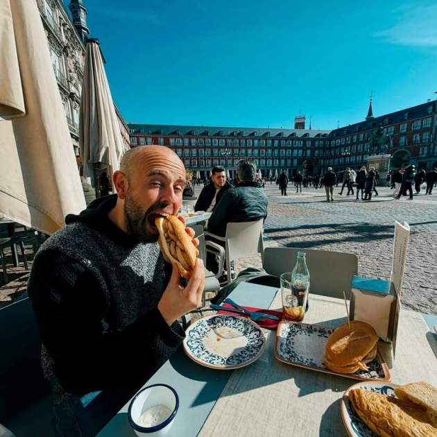 Peyu cruspint se un entrepà de calamars  / Instagram