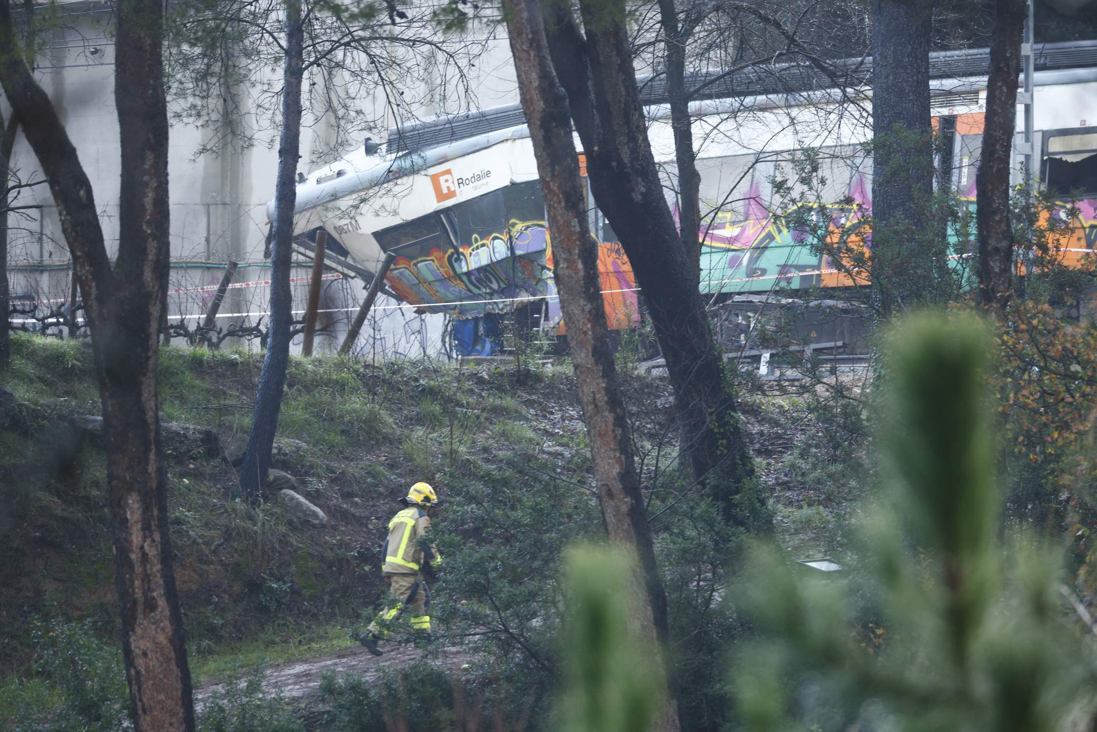 La facilidad para acceder a la zona del accidente del tren de Rodalies en Gelida evitó una tragedia mayor