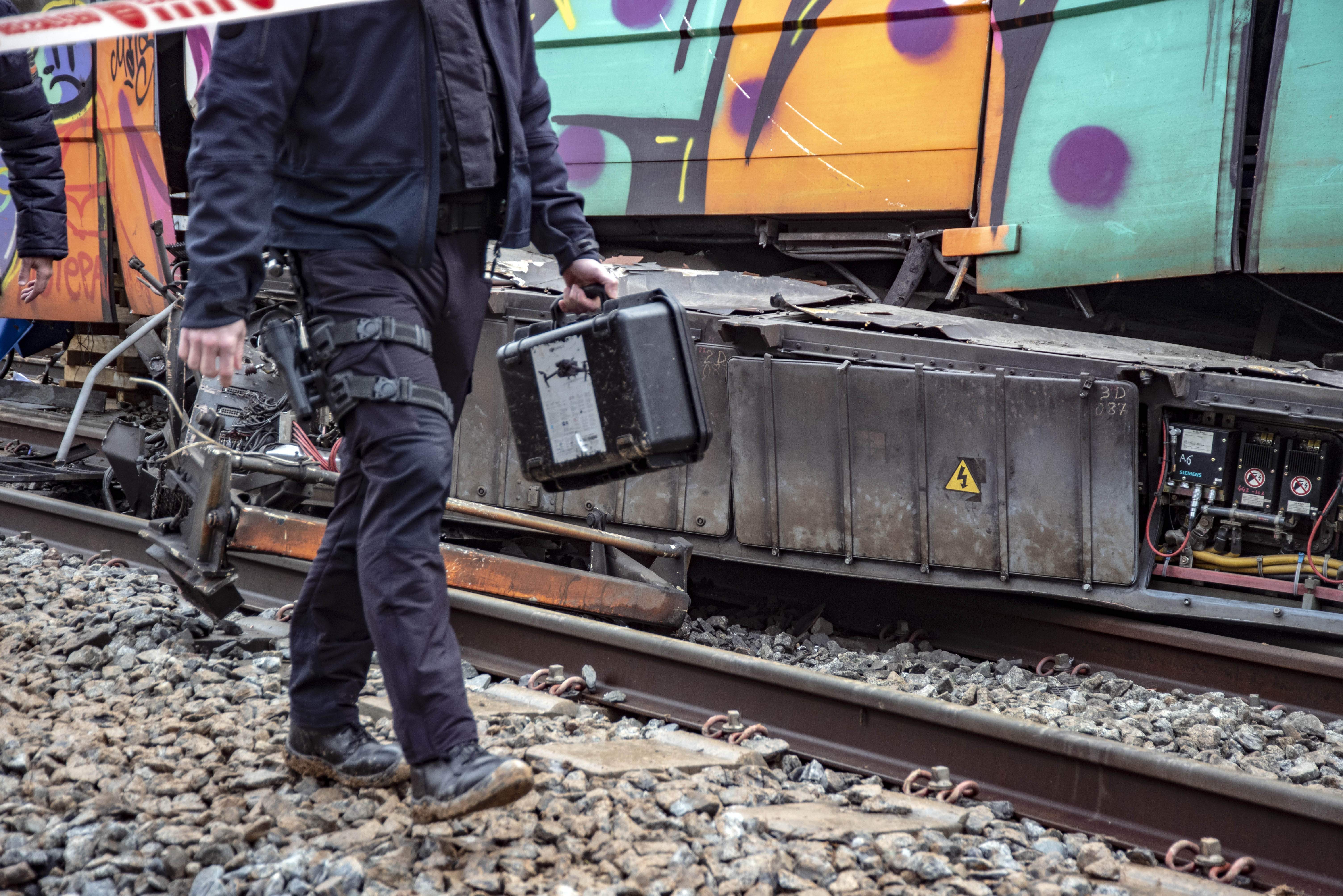 EuropaPress 7234057 tecnico trabaja zona via donde tuvo lugar accidente 21 enero 2026 gelida