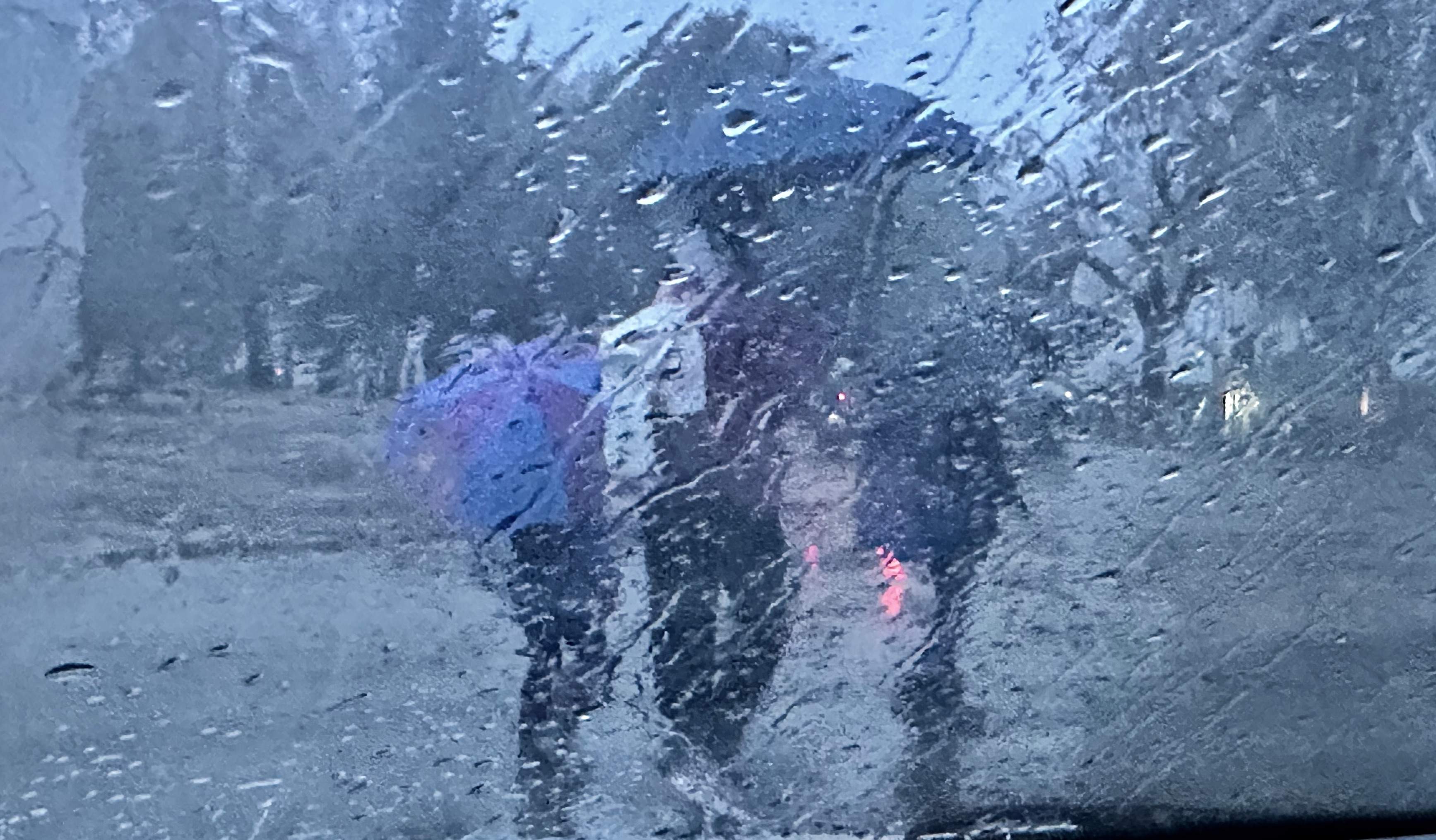 Un frente mantiene las lluvias en media Catalunya en espera de la borrasca Ingrid