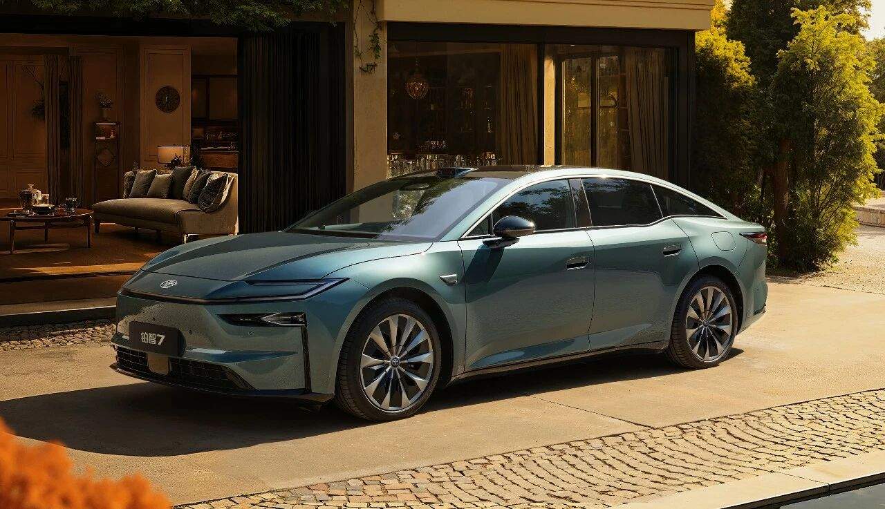 Hasta 710 km de autonomía: así es el nuevo eléctrico de Toyota